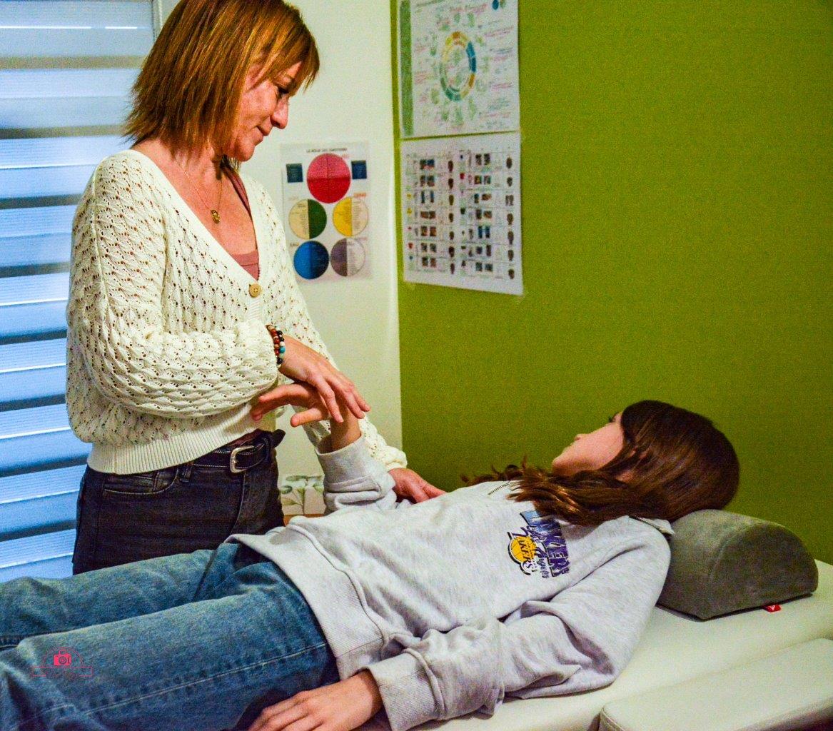 Céline EYMERY Kinésiologue Kinésiologue humaine et animale et libération cranio-sacrée Céline EYMERY Kinésiologue Kinésiologue humaine et animale et libération cranio-sacrée